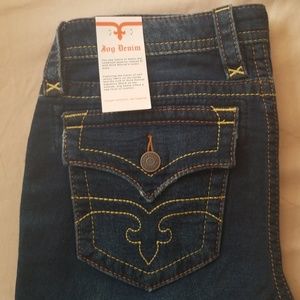 🌟 NWT Rock Revival 🌟 Jessica skinny jeans